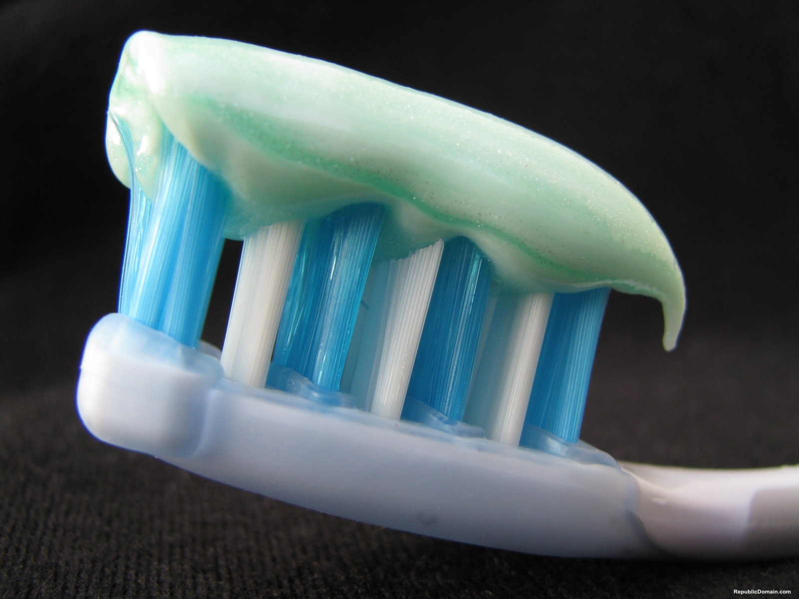 Choosing the Right Toothpaste for You and Your Family