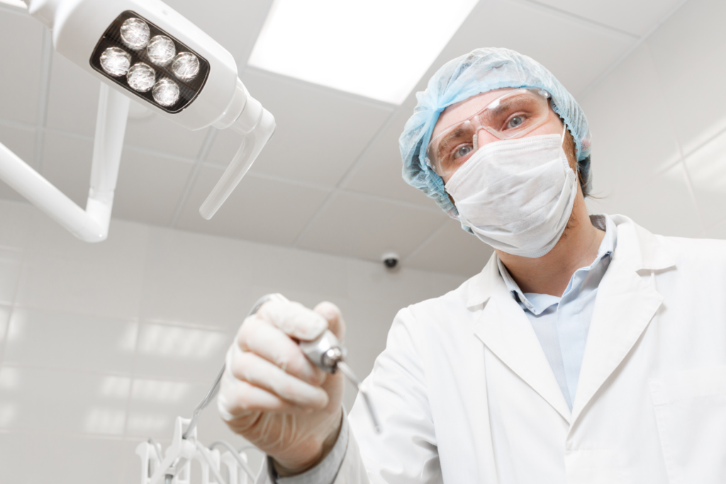 dental hygienist wearing mask